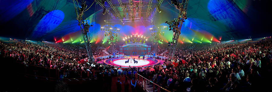 Il Festival Internazionale del Circo di Montecarlo, fortemente voluto da S.A.S. il Principe Rainier III, attira ogni anno 50.000 spettatori. Sulla pista le Otarie della California di Pietra e Roland Duss, nate nella loro " fattoria acquatica " in Spagna.