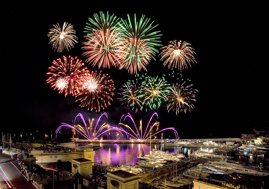 Concorso internazionale di Fuochi d'artificio di Montecarlo, Porto ercole di notte, Principato Monaco