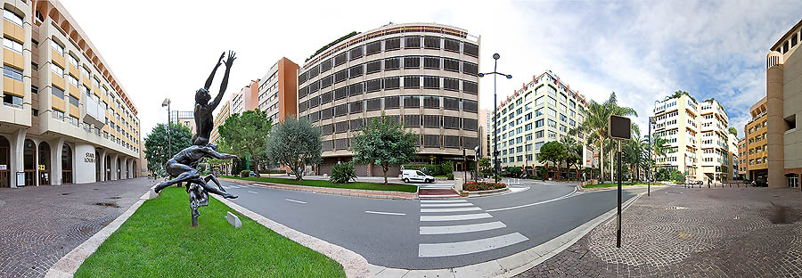 L’entrée du Stade Louis II et la zone industrielle de Fontvieille