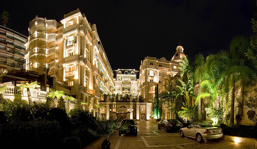 Principado de Mónaco, Visión nocturna Hotel Métropole de Monte Carlo
