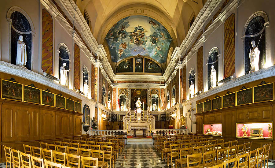 Built by Giacomo Taddeo Cantone, under Prince Honoré II rule, the Chapel of the Miséricorde in Monaco-Ville is honoured to St. John the Baptist.