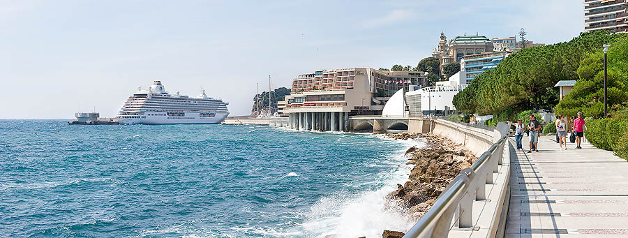 Principado de Mónaco, paseo a orillas del mar del Larvotto