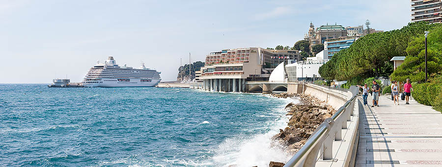 Montecarlo: la passeggiata a mare del Larvotto, Principato di Monaco