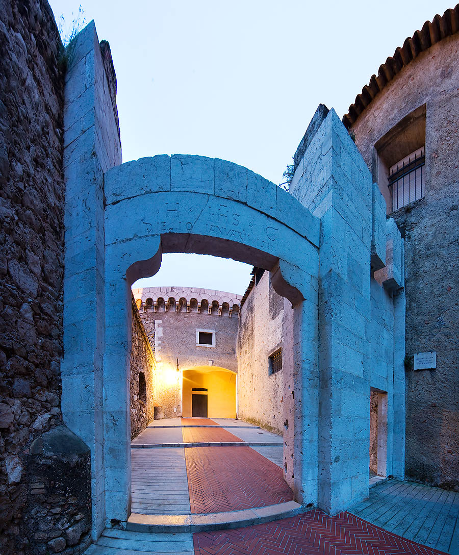 Monaco ville fortifications, gate La Major