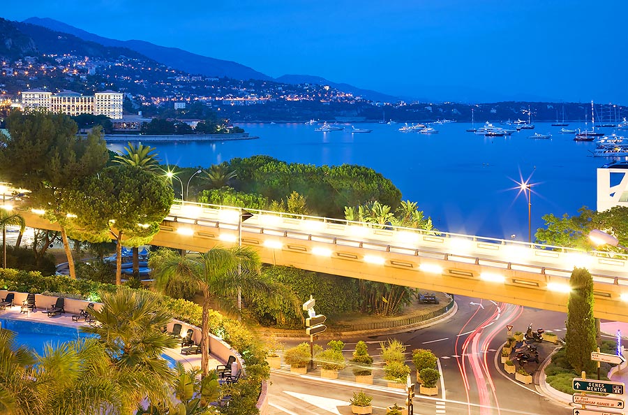 Monaco Principauté au crépuscule, Boulevard du Larvotto