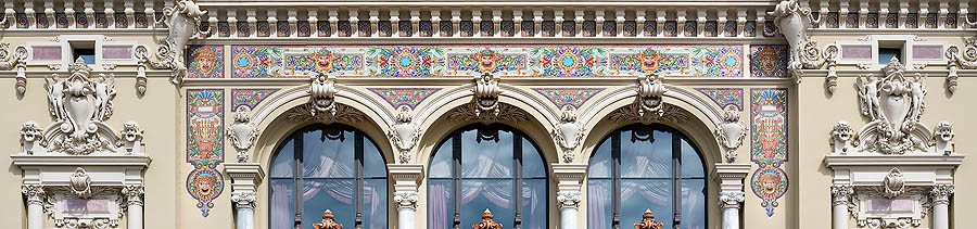 Decoraciones rococó en la fachada del Ópera de Monte Carlo