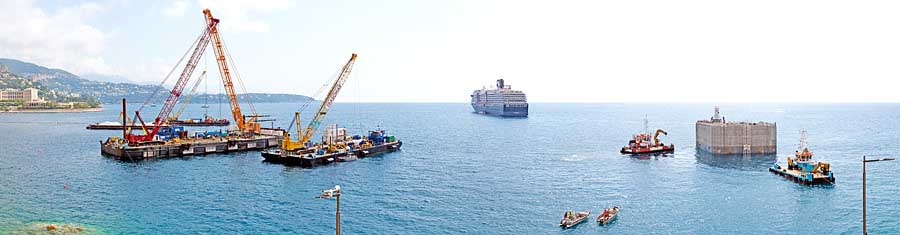 Monaco: expansion works on the sea at Larvotto